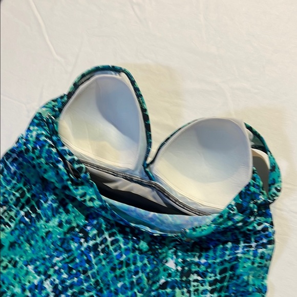 Croft & Barrow Blue and Black Dynamic One Piece Swimsuit - Picture 8 of 8